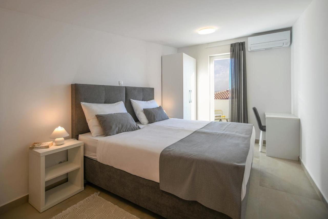Apartment A&v